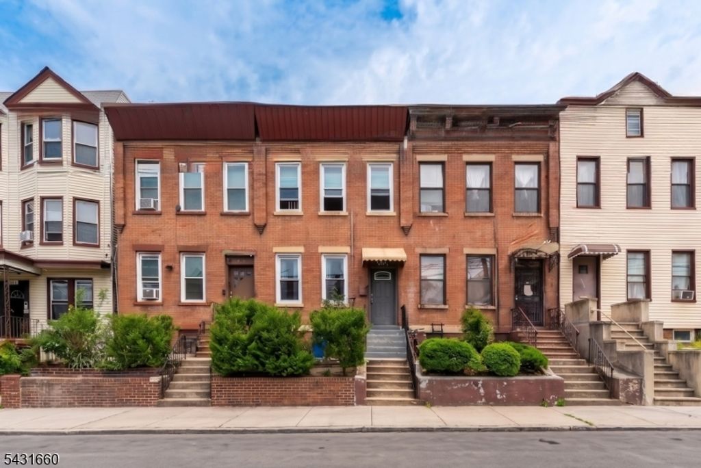 140 Clendenny Ave, Jersey City, NJ 07304