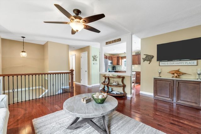 66 Sheaffer Rd, Barnstable, MA 02632