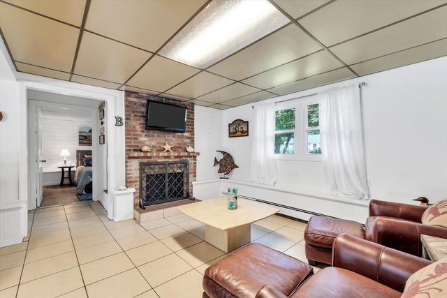 66 Sheaffer Rd, Barnstable, MA 02632