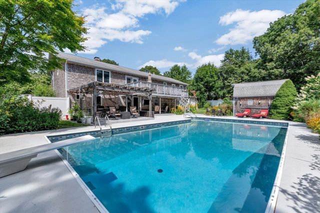 66 Sheaffer Rd, Barnstable, MA 02632