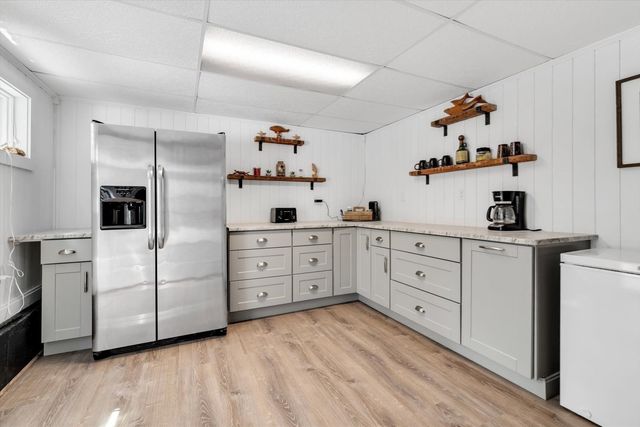 66 Sheaffer Rd, Barnstable, MA 02632
