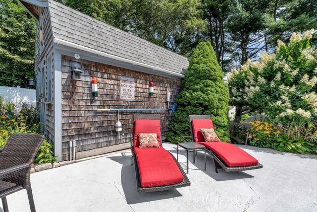 66 Sheaffer Rd, Barnstable, MA 02632