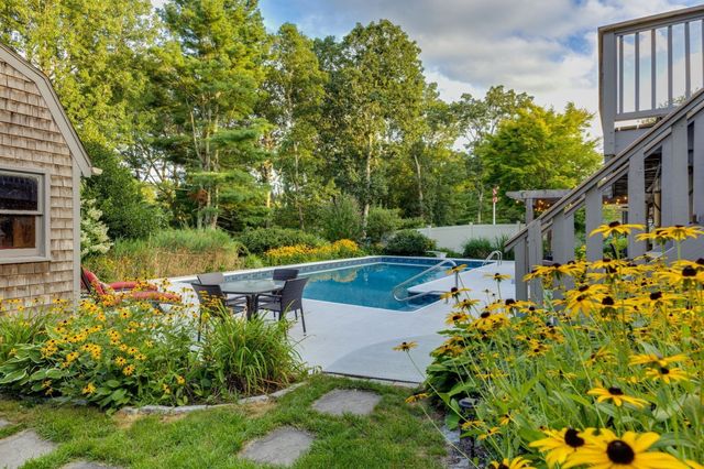 66 Sheaffer Rd, Barnstable, MA 02632