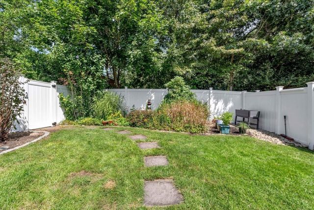 66 Sheaffer Rd, Barnstable, MA 02632