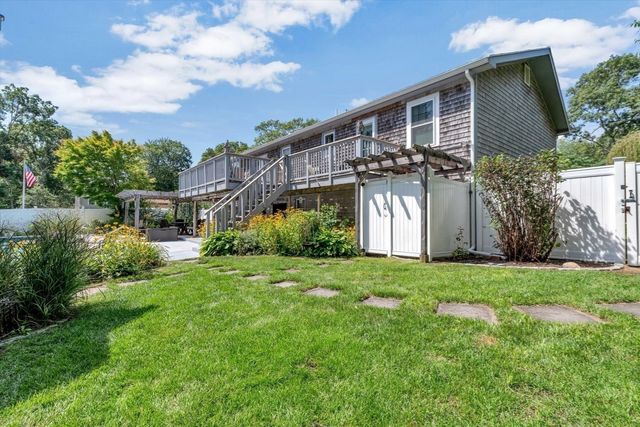 66 Sheaffer Rd, Barnstable, MA 02632