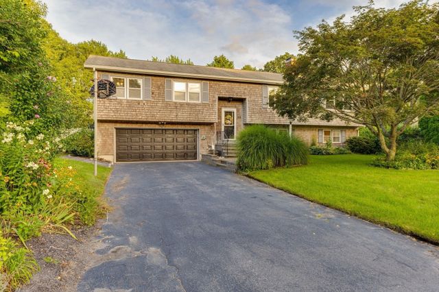 66 Sheaffer Rd, Barnstable, MA 02632