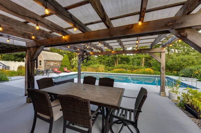 66 Sheaffer Rd, Barnstable, MA 02632