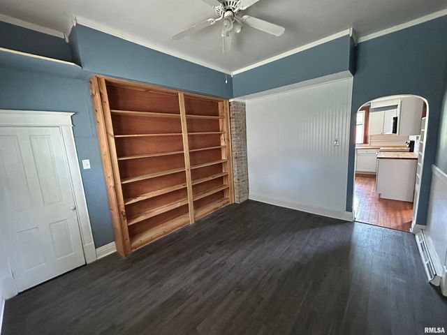 211 S MAIN Street, Athens, IL 62613