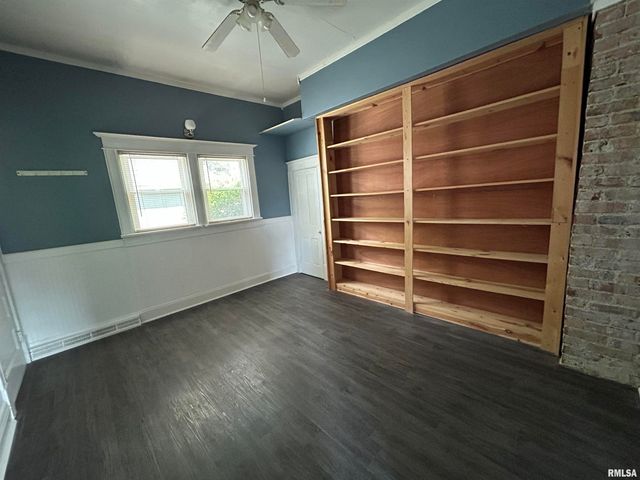 211 S MAIN Street, Athens, IL 62613