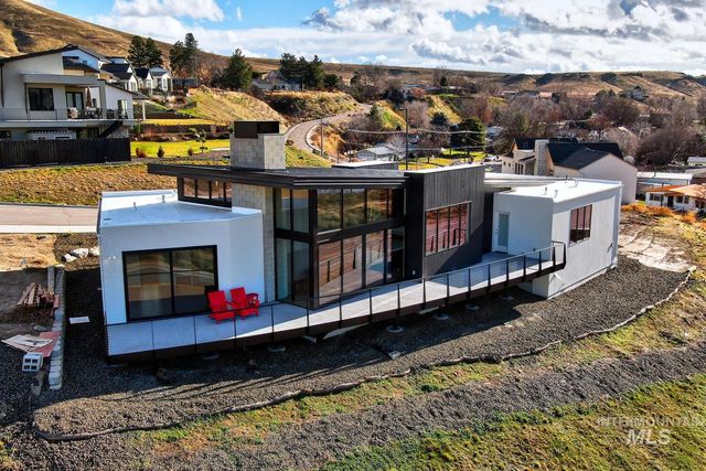 5775 S Brian Way, Boise, ID 83716