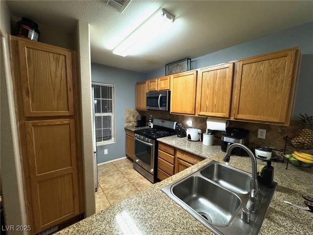 6263 Oread Avenue, Las Vegas, NV 89139