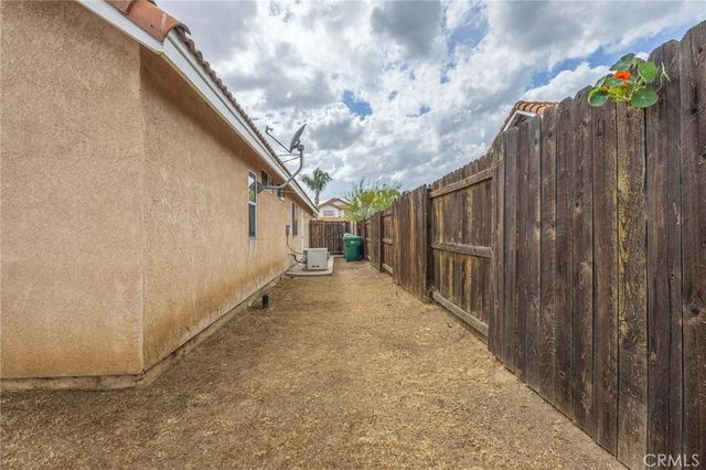 16142 Nippet Lane, Moreno Valley, CA 92551