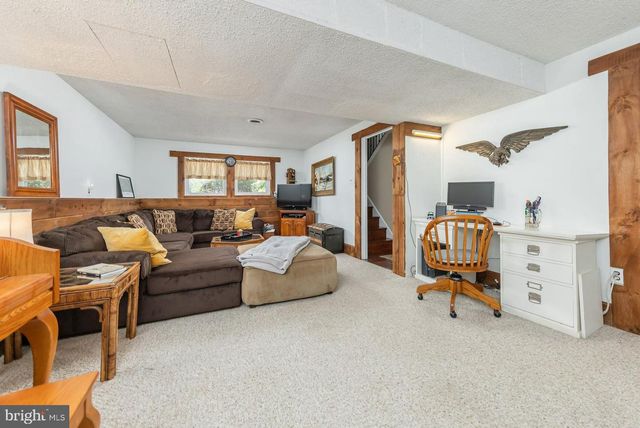 747 WILLOW DR, Gibbstown, NJ 08027