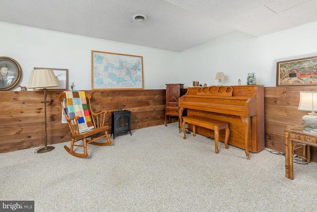 747 WILLOW DR, Gibbstown, NJ 08027