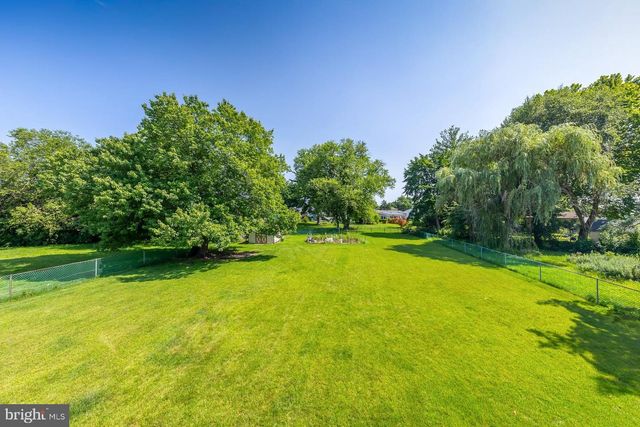 747 WILLOW DR, Gibbstown, NJ 08027