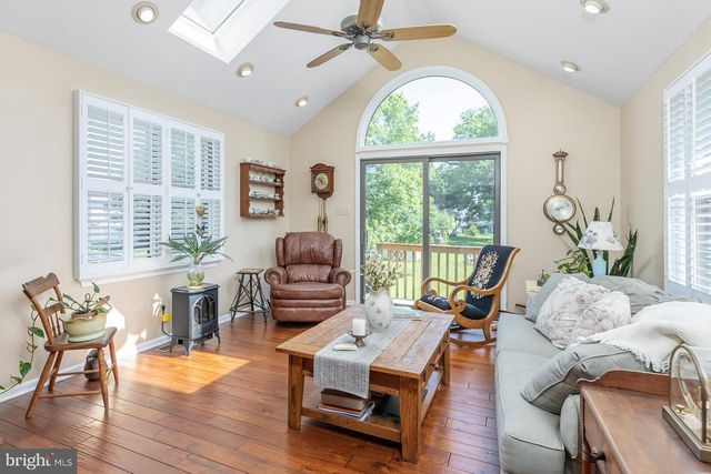 747 WILLOW DR, Gibbstown, NJ 08027