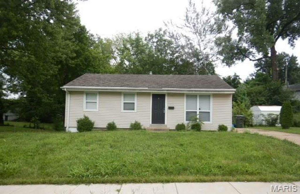 5616 Parchester Drive, St Louis, MO 63121