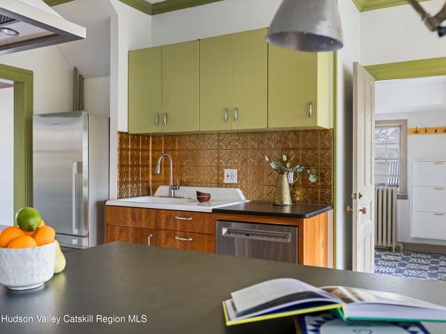 7432 S Broadway, Red Hook, NY 12571