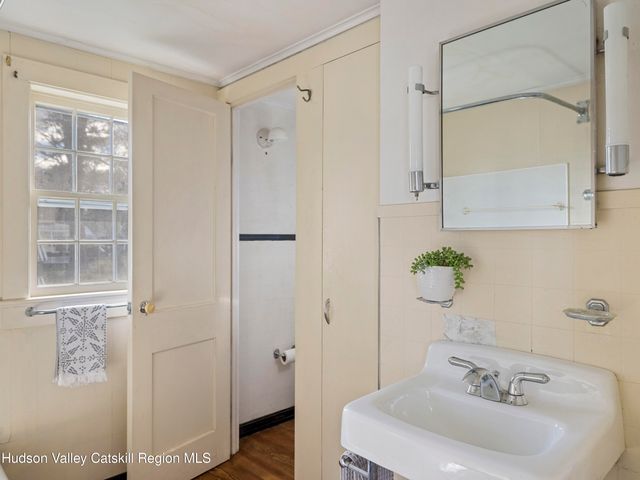 7432 S Broadway, Red Hook, NY 12571