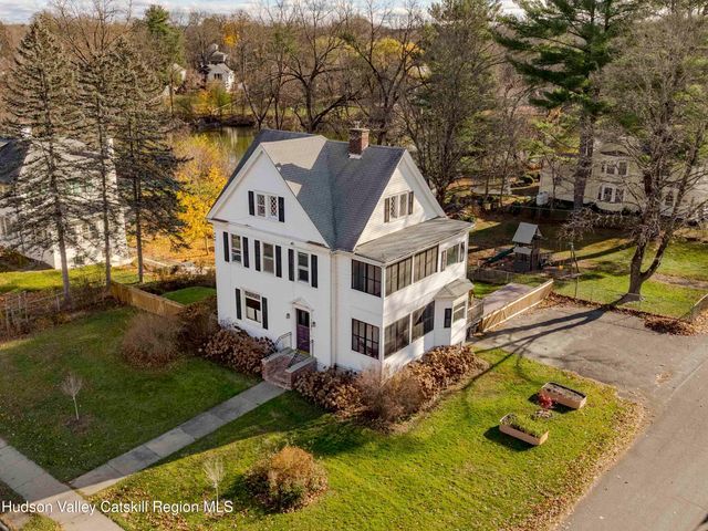 7432 S Broadway, Red Hook, NY 12571