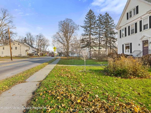 7432 S Broadway, Red Hook, NY 12571