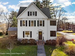 7432 S Broadway, Red Hook, NY 12571