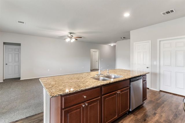 114 Courageous Side Way, Magnolia, TX 77354