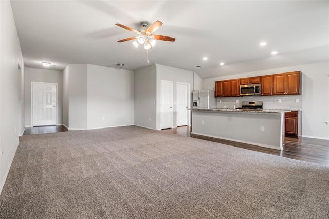 114 Courageous Side Way, Magnolia, TX 77354