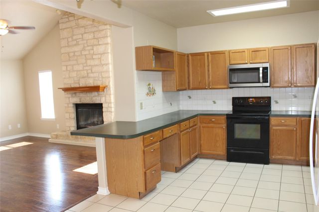 46 Crazy Cross RD, Wimberley, TX 78676