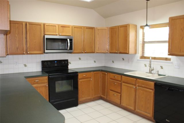 46 Crazy Cross RD, Wimberley, TX 78676