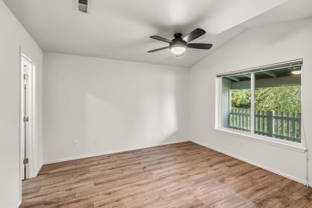 1224 N Modoc Avenue 57, Medford, OR 97504