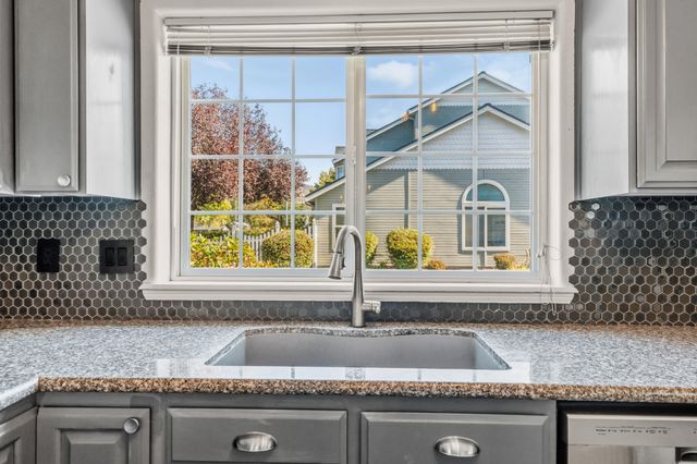 1224 N Modoc Avenue 57, Medford, OR 97504