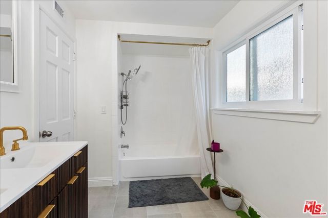 19428 Kemp Avenue, Carson, CA 90746