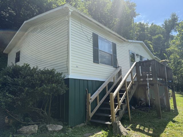 242 Lynch Ln, Gainesboro, TN 38562