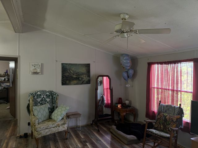 242 Lynch Ln, Gainesboro, TN 38562