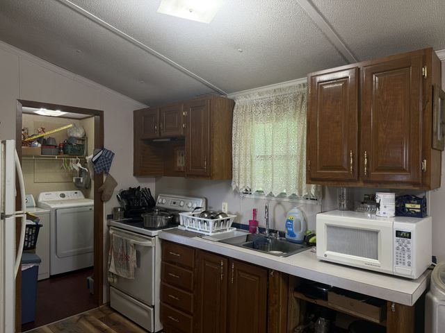 242 Lynch Ln, Gainesboro, TN 38562