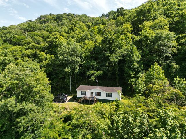 242 Lynch Ln, Gainesboro, TN 38562
