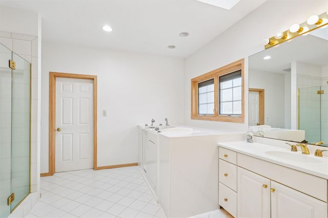 1104 Glen Oaks Drive, West Des Moines, IA 50266