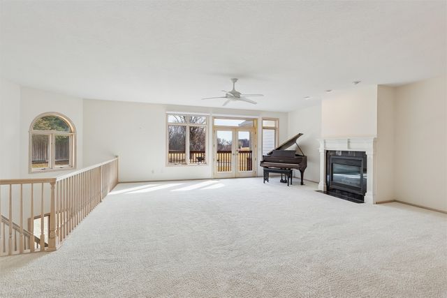 1104 Glen Oaks Drive, West Des Moines, IA 50266
