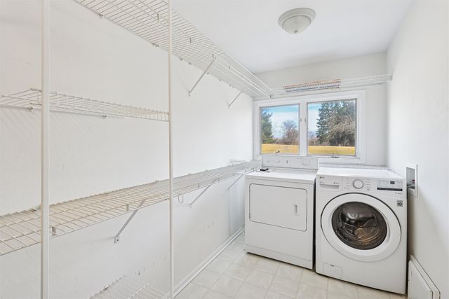 1104 Glen Oaks Drive, West Des Moines, IA 50266