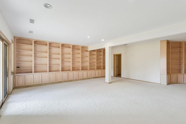 1104 Glen Oaks Drive, West Des Moines, IA 50266