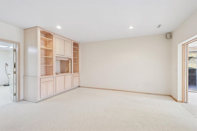 1104 Glen Oaks Drive, West Des Moines, IA 50266