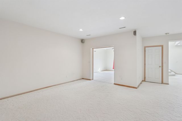 1104 Glen Oaks Drive, West Des Moines, IA 50266