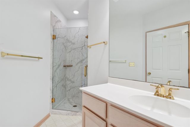 1104 Glen Oaks Drive, West Des Moines, IA 50266