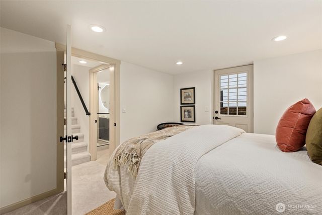 2512 Nob Hill Avenue N, Seattle, WA 98109