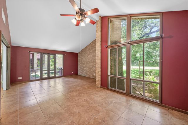 219 Cardinal Drive, Liberty, TX 77575