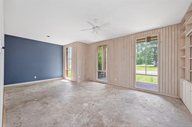 219 Cardinal Drive, Liberty, TX 77575