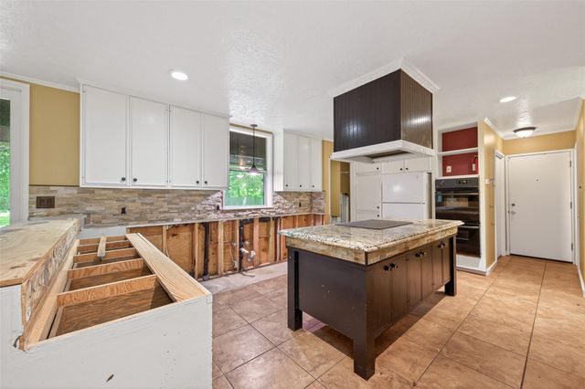 219 Cardinal Drive, Liberty, TX 77575