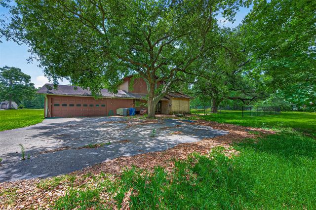 219 Cardinal Drive, Liberty, TX 77575