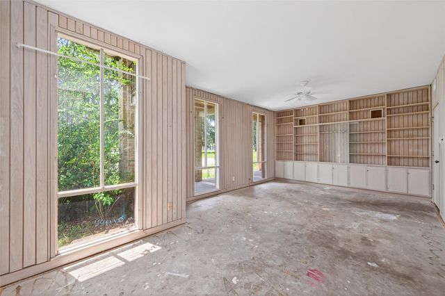 219 Cardinal Drive, Liberty, TX 77575